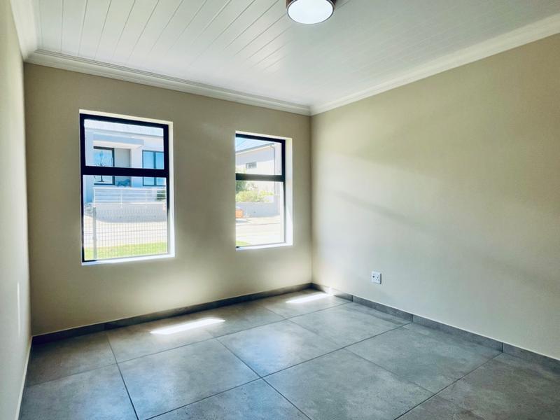 3 Bedroom Property for Sale in Reebok Western Cape